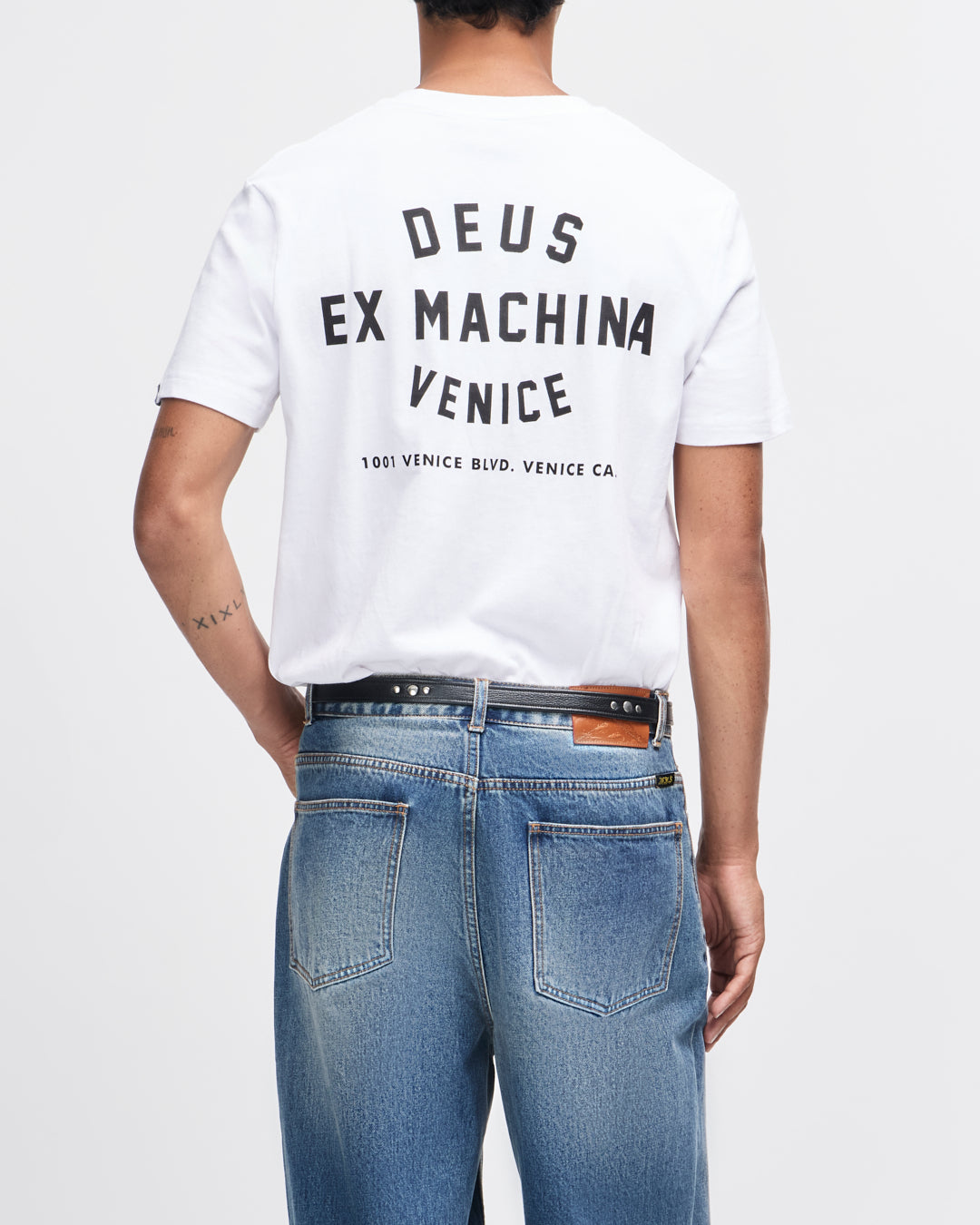 PK額装品 4 デウス deus ex machina A3額入り ポスター風 Tees | Deus Ex Machina | Venice Skull - White – Deus Ex Machina USA