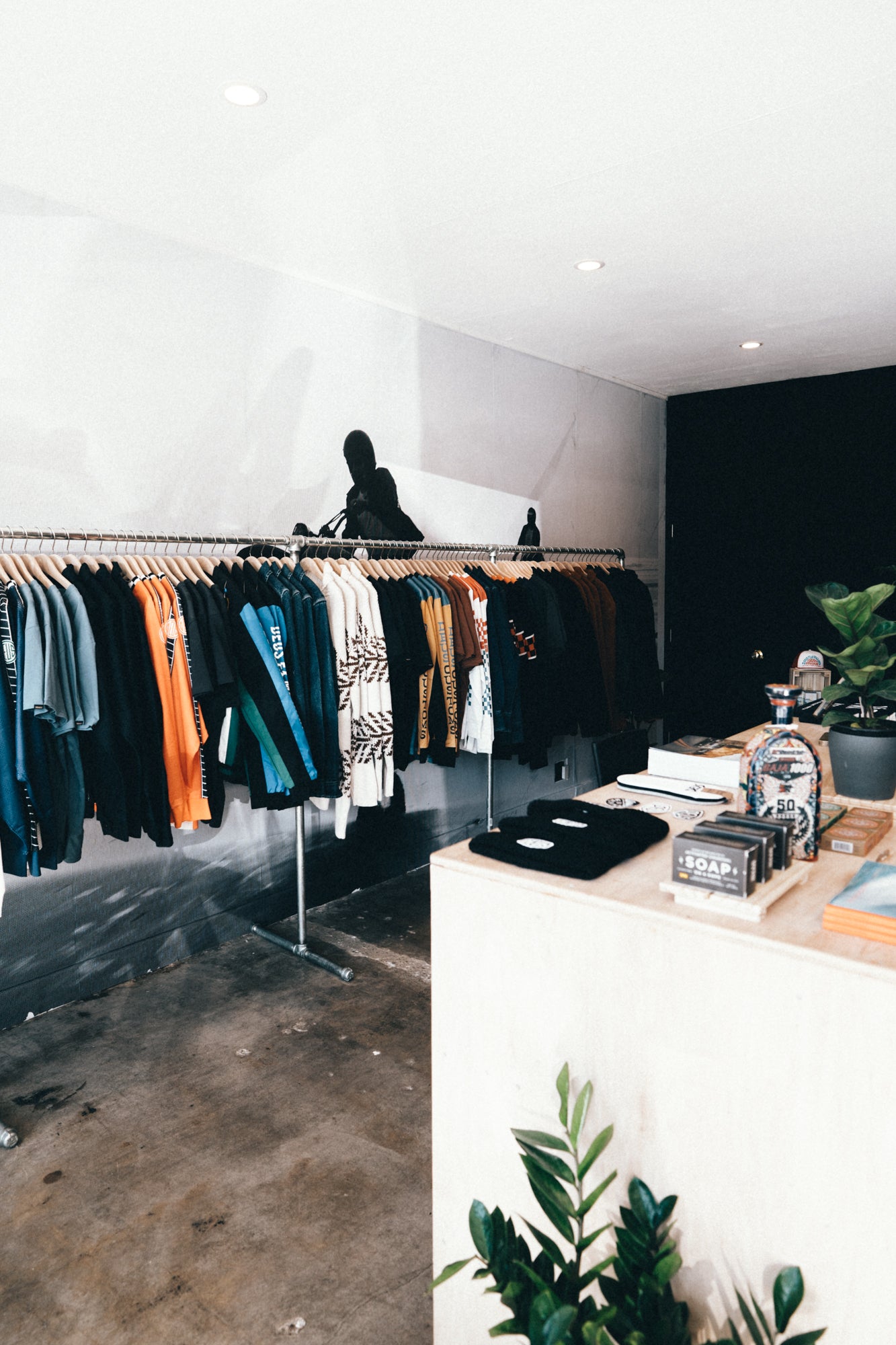 Deus Newport Store – Deus Ex Machina USA