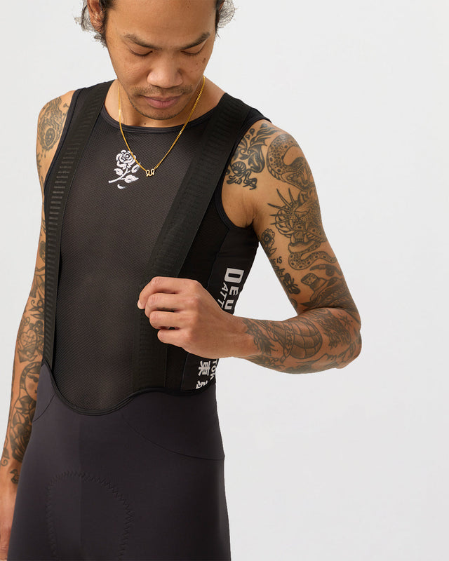 atq-deus-rose-bib-short-black