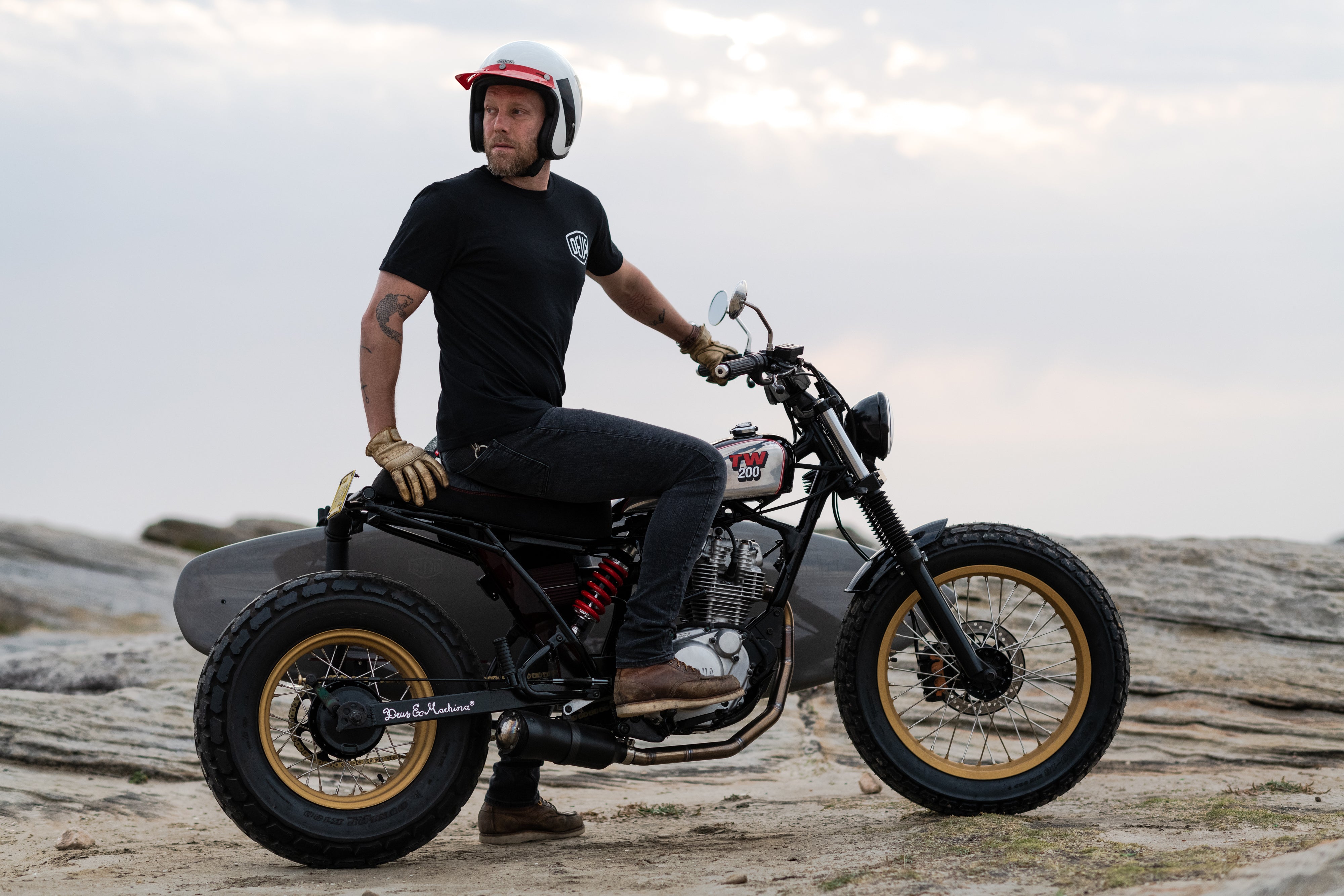 XTW200 – Deus Ex Machina USA