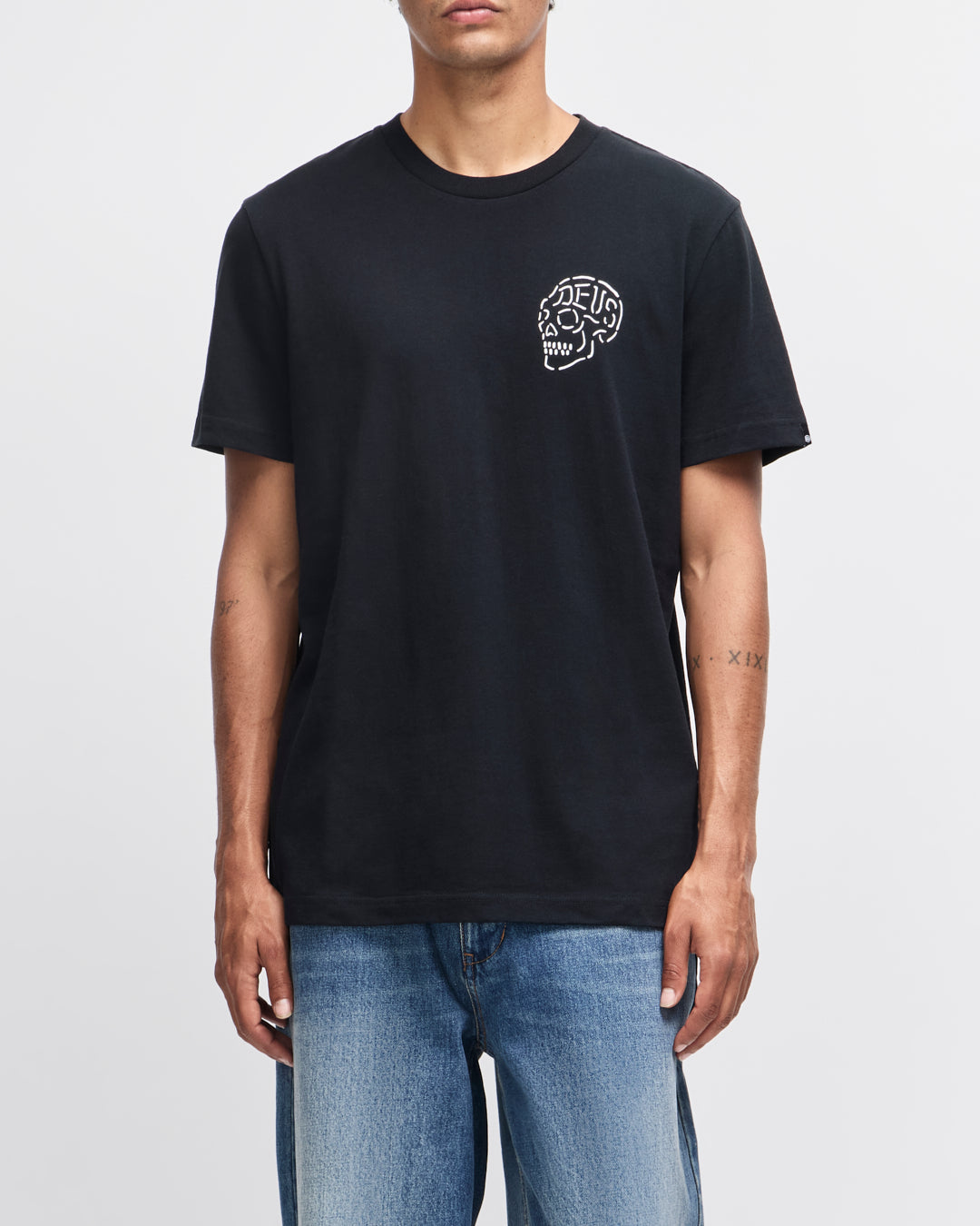 Venice-Skull-Tee-Black|Model