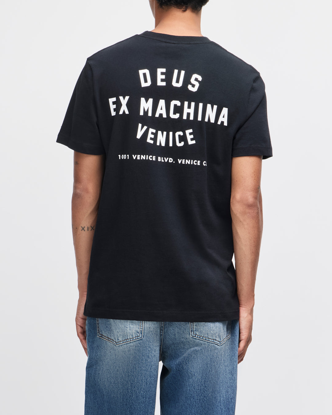 Venice-Skull-Tee-Black|Model