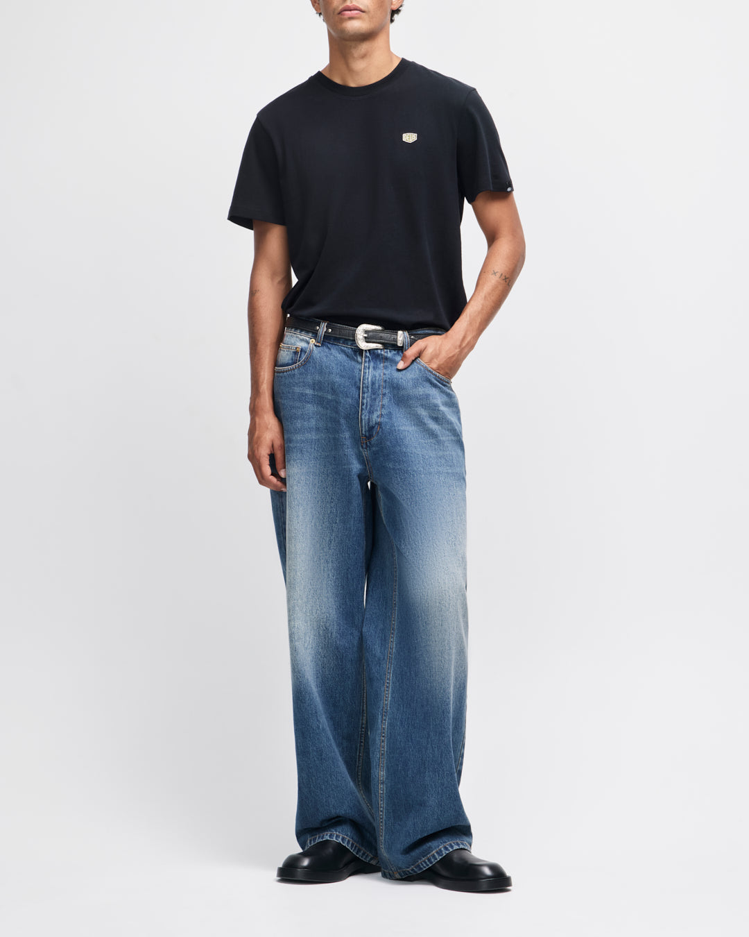Tees | Deus Ex Machina | Shield Standard Tee – Deus Ex Machina USA
