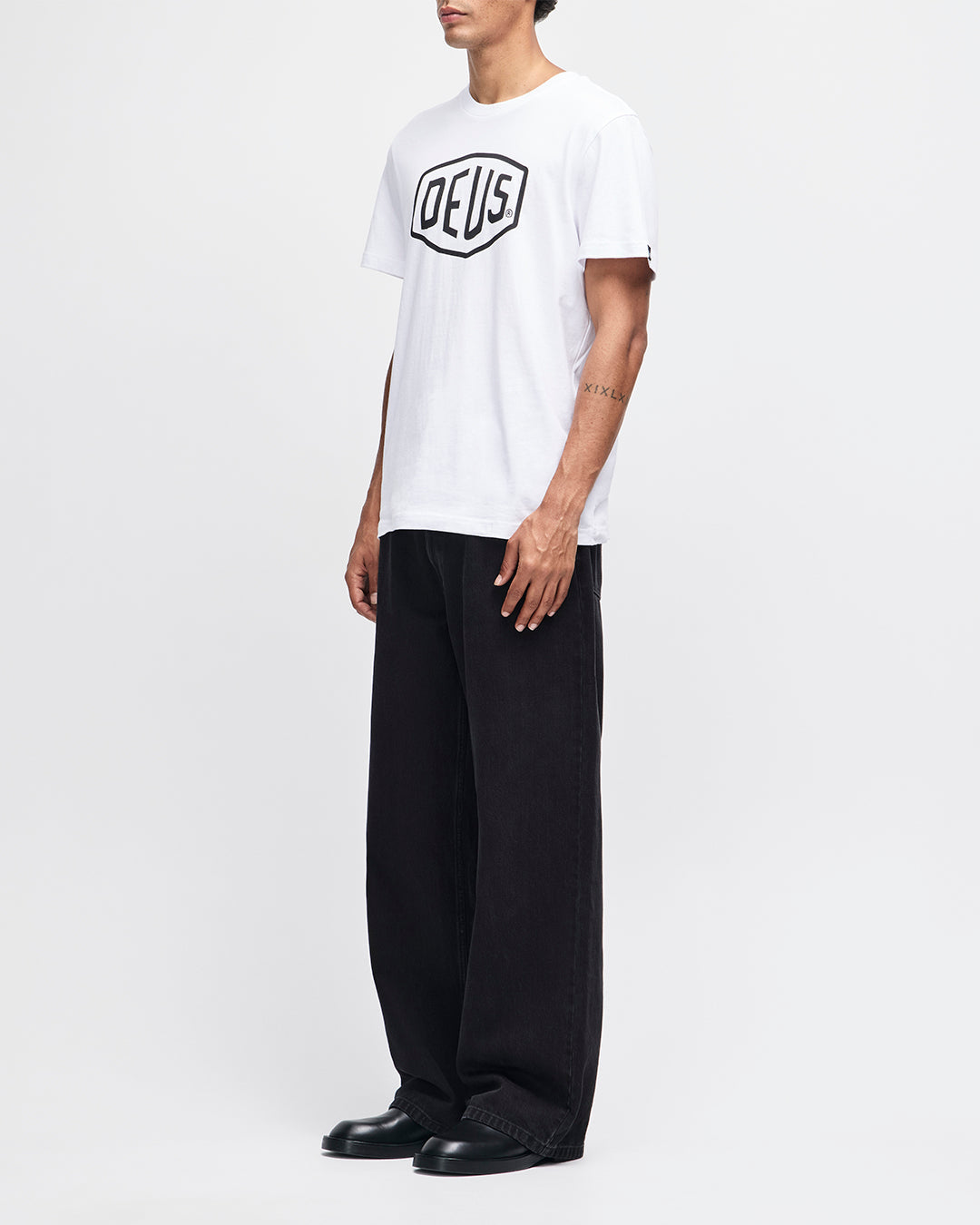 Tees | Deus Ex Machina | Shield Tee – Deus Ex Machina USA