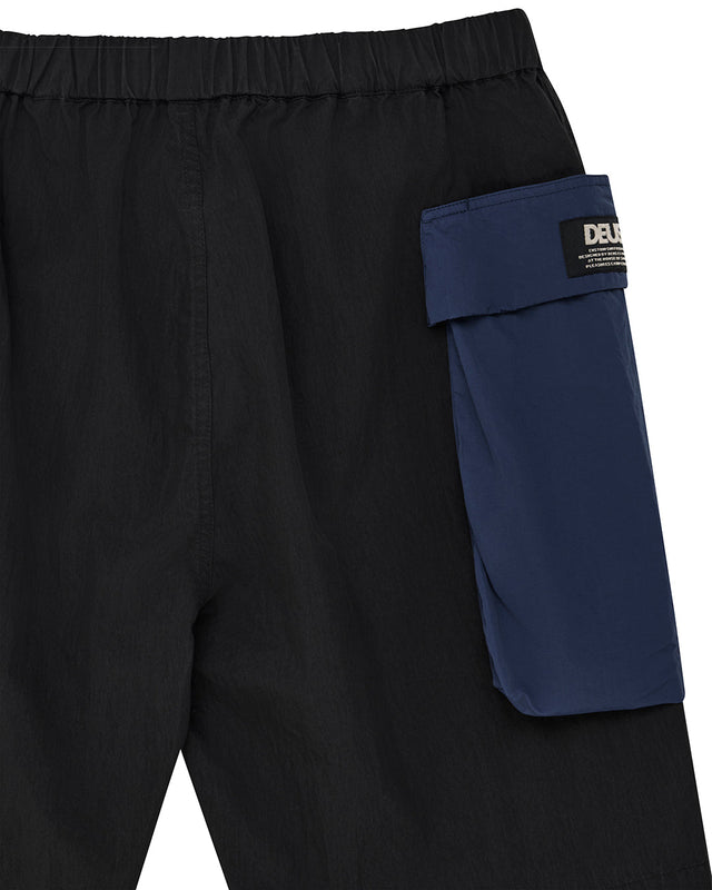 Duck Dive Short - Black