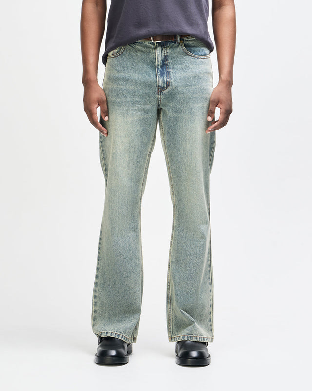 curve-line-bootcut-jean-dirty-denim