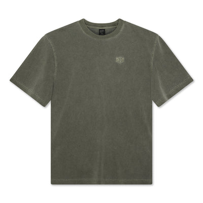 shield-garment-dyed-tee-cypress-green|Model