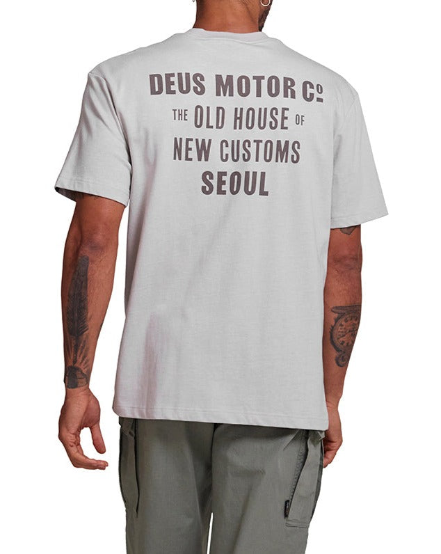 Tees | Deus Ex Machina | Old Customs Tee Dirty White – Deus Ex Machina USA
