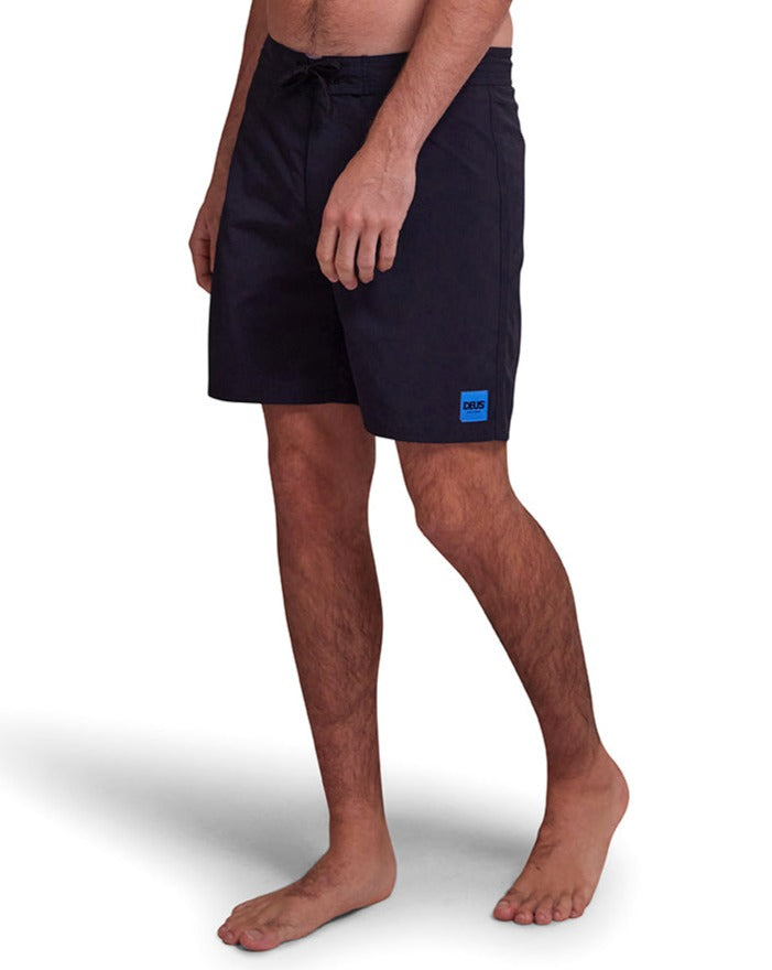 Ricos Boardshort - Black|Model