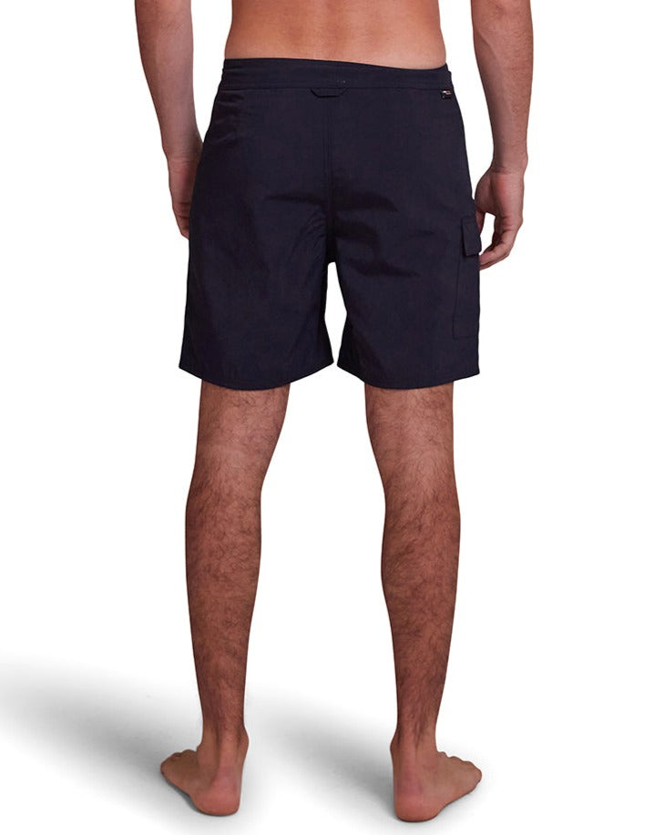 Ricos Boardshort - Black|Model