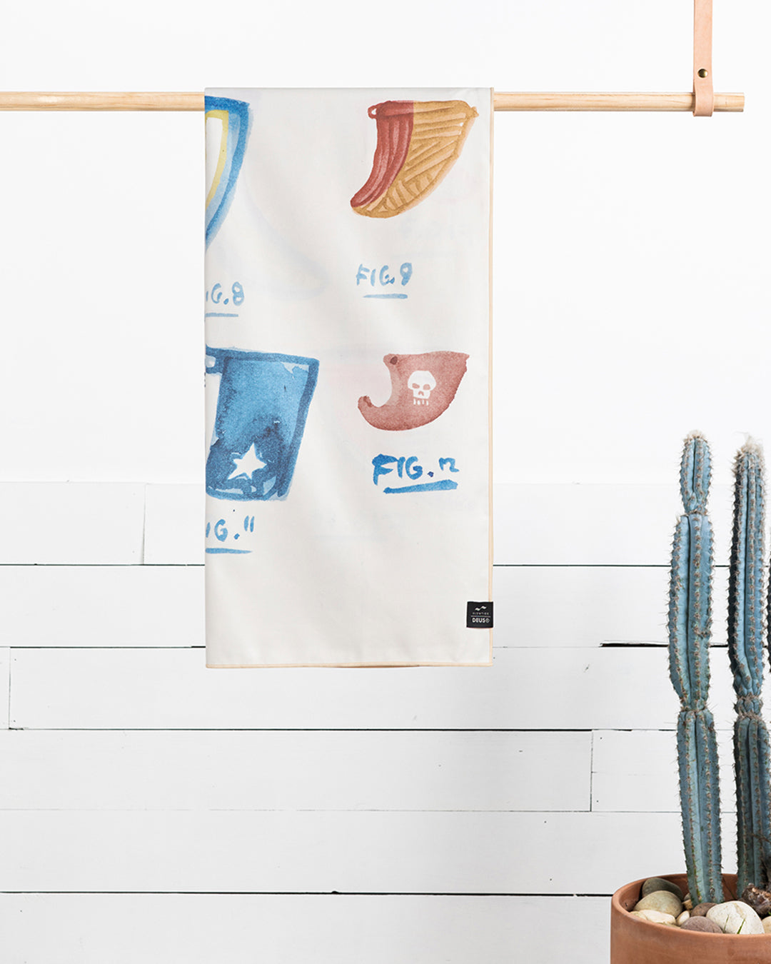 Slowtide Fins Out Quick Dry Towel - White|Flatlay