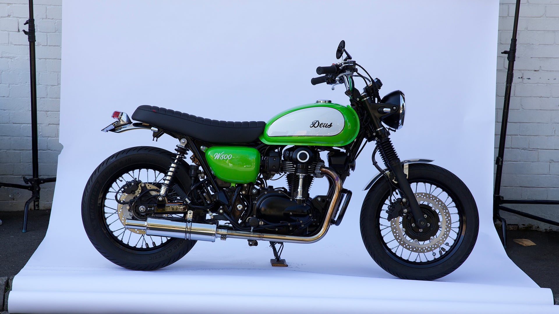 The Bondi Sentinel W800 – Deus Ex Machina USA