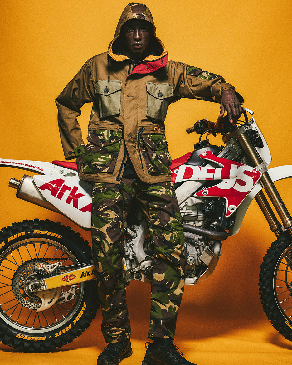 週末セール Deus ex Machina ＰＩＫＥ 152 Collaboration Archive – Deus Ex Machina USA