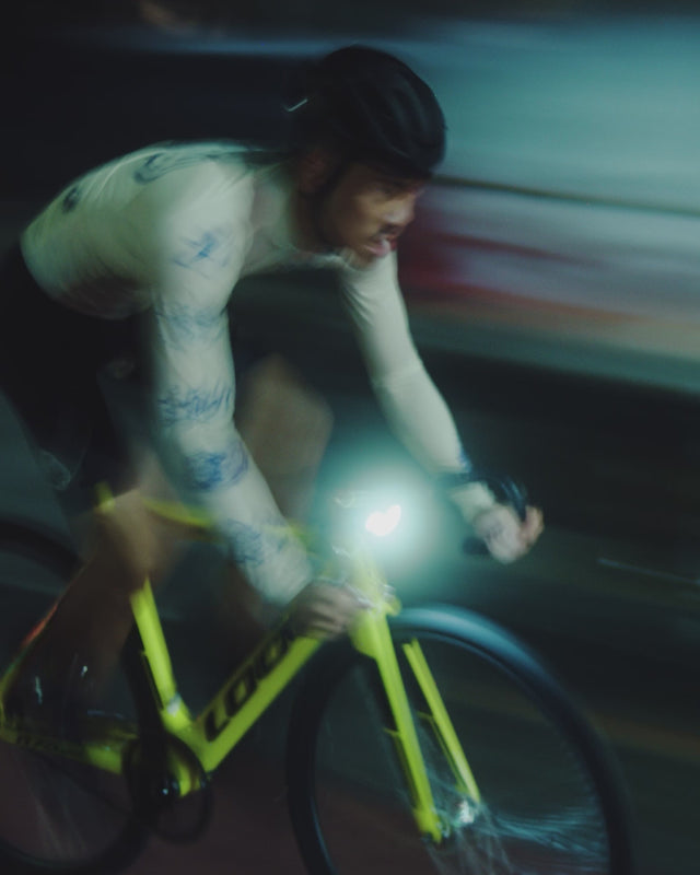 貴重！海外deus shop 備品 Deus Ex Machina USA - The Emporium of Post Modern Activities