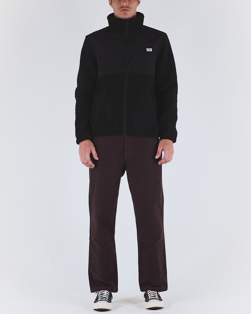 Fletcher Panel Fleece (Regular Fit) - Black|Model